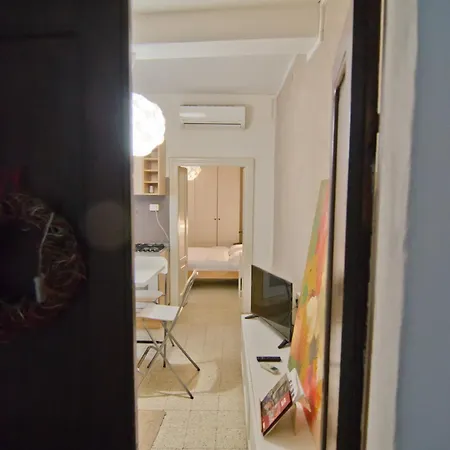 Apartamento Bixio 81 *